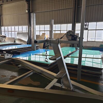 Adjustable Length Aluminium Boat Trailer with Corrosion-Resistant Welded Frame Construction for Secure Marine Transport