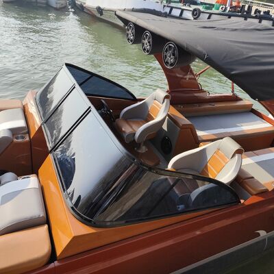 Customizable FRP-26FT Fiberglass Pontoon Boat with 150HP Outboard Motor and LED Navigation Lights