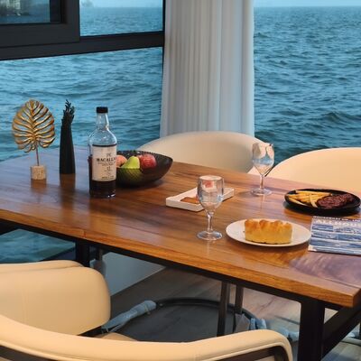 Modern Floating Boat Hotel with 20mm Deck Thickness, Eco-friendly Options, and 11.5m Length for Luxury Water Accommodation