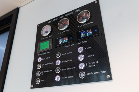 Modern Floating Boat Hotel with 20mm Deck Thickness, Eco-friendly Options, and 11.5m Length for Luxury Water Accommodation