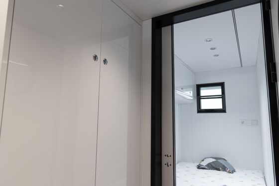 Modern Floating Boat Hotel with 20mm Deck Thickness, Eco-friendly Options, and 11.5m Length for Luxury Water Accommodation