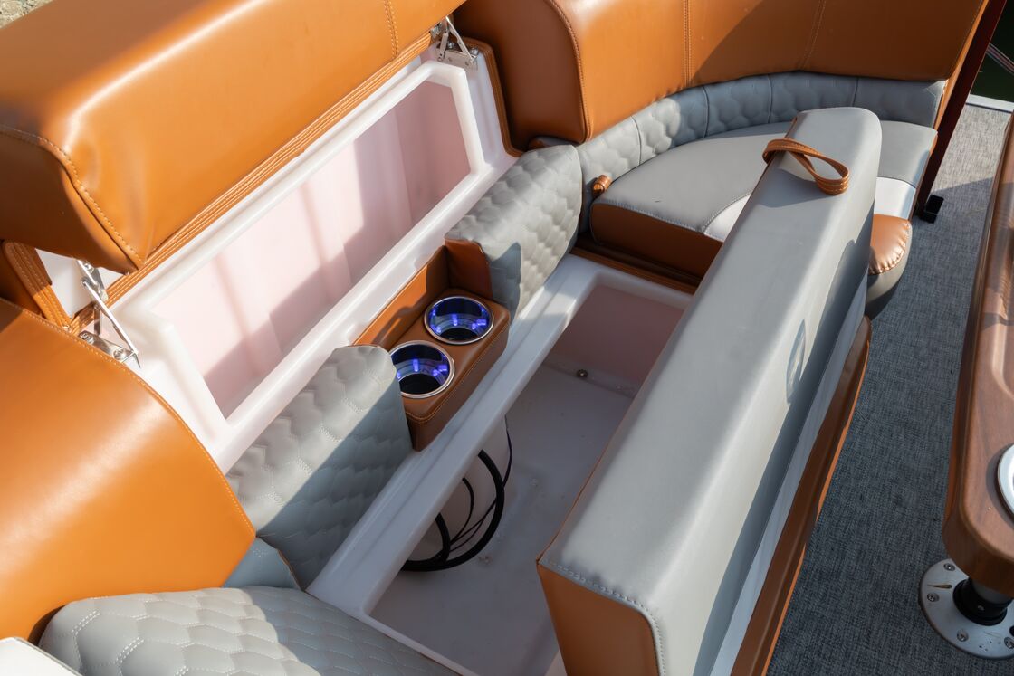 FRP-26FT Pontoon Boat with 150HP Motor & LED Lights