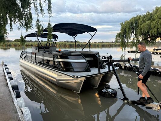 Remolque de barco de aluminio resistente a la corrosión de peso ligero con luces de remolque resistentes al agua LED